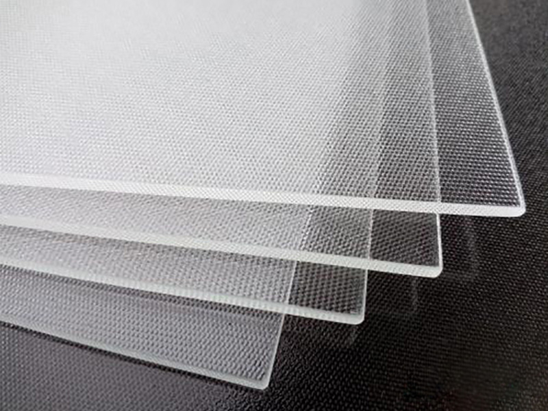 全球光伏市場景氣向上，助力玻璃龍頭穩(wěn)健增長！